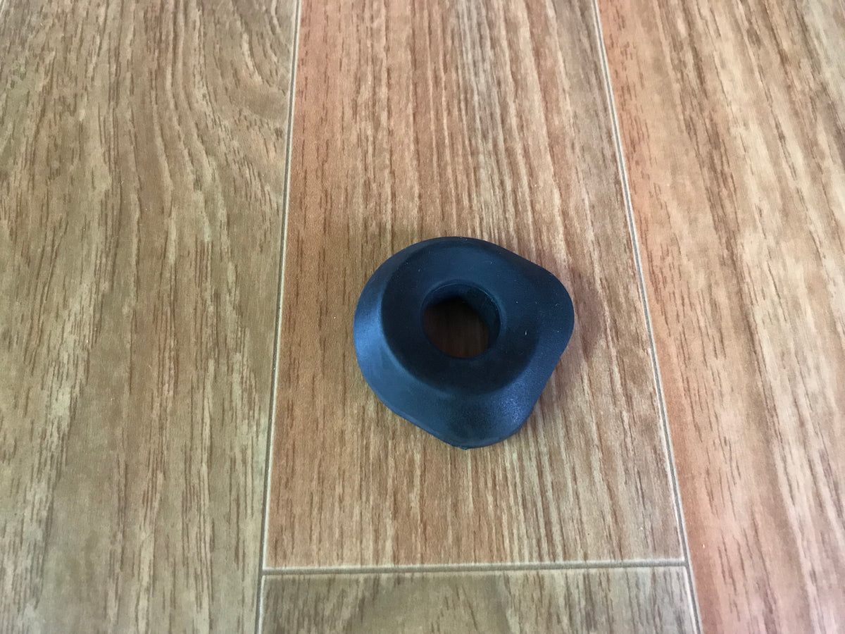 Windsor Rocker Cover Grommet – Early Falcon Spares