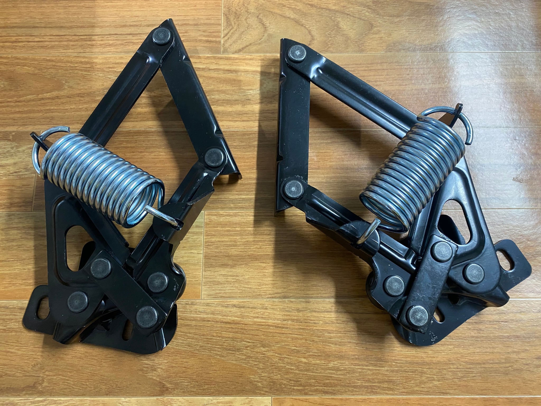Pair Of Bonnet Hood Hinges For Ford Falcon XA-XC – Unbranded New