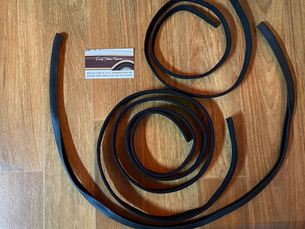 Concours Reproduction Black Golde Sunroof Seal Kit